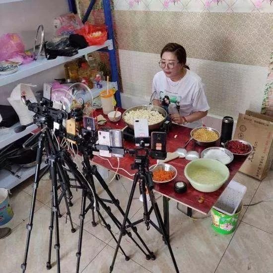 “萬物皆可播”，直播電商邁入萬億時代