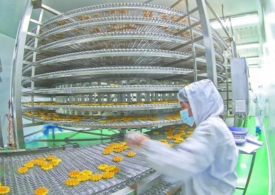 “中國(guó)休閑食品名城”網(wǎng)商企業(yè)超過了1500家，年線上銷售額超過4億元