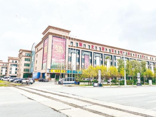 紅旗轎車專場直播，全國勞模李凱軍和齊嵩宇將做客直播間，主推一汽紅旗等幾款自主研發(fā)的新款車型
