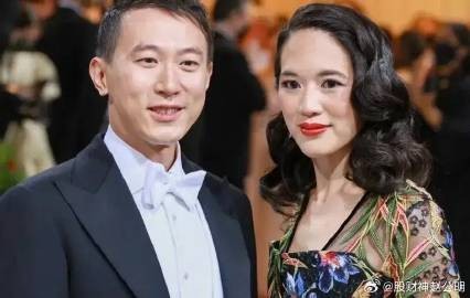 周受資被人們稱為 “打工皇帝”，Tiktok 打工皇帝標(biāo)簽，一年掙 7 個億