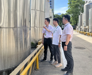 農(nóng)行莆田分行深入供應(yīng)鏈企業(yè)調(diào)研渠道建設(shè)及生產(chǎn)經(jīng)營情況。鄭朝暉攝